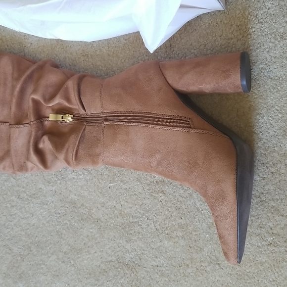 New In Box Slouchy Block Heeled Boots - Picture 2 of 9